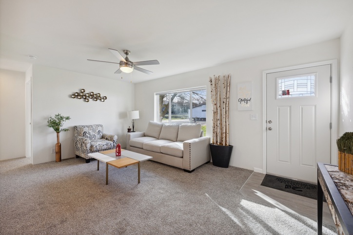 Eagle 28483C | 3 bedroom, 2 bathroom, 1279 sqft home. Built by Cavco - Woodburn in Woodburn, OR.