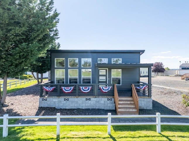 River's Edge 28362B Manufactured Home from Cavco