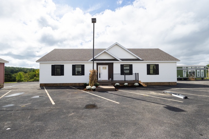 Ultra 32623BM | 3 bedroom, 2 bathroom, 1922 sqft home. Built by Cavco - Emlenton in Emlenton, PA