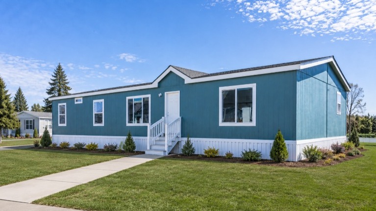 Sandpointe 28664A | 4 bedroom, 2 bathroom, 1760 sqft home | Built by Cavco - Woodburn in Woodburn, OR.