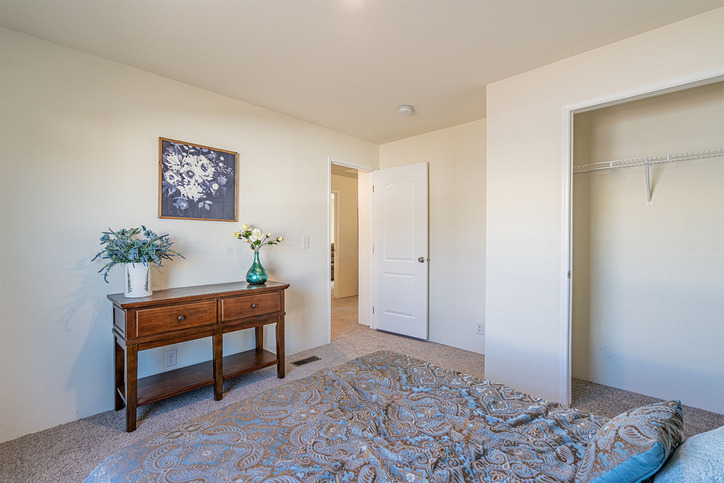 Sandpointe 28664A | 4 bedroom, 2 bathroom, 1760 sqft home | Built by Cavco - Woodburn in Woodburn, OR.