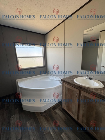 Cavco #72 Master Bathroom