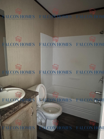 Cavco #72 2nd Bathroom