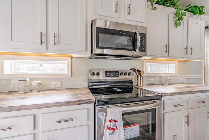 Camron 28563F | 3 bedroom, 2 bathroom, 1494 sqft home | Built by Cavco - Moultrie in Moultrie, GA.