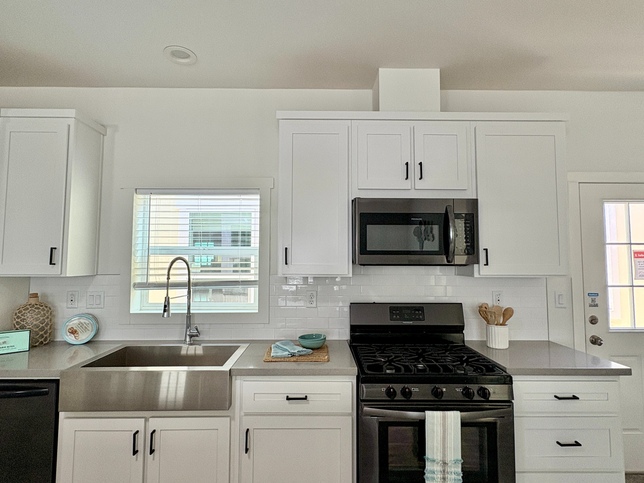 Large Sink with New Black appliances, Pacific Chile San Marcos CA, Pacific Manufactured Homes