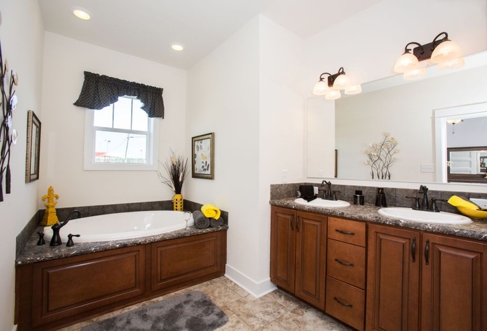 Baxter 42483A | 3 bedroom, 2 bathroom, 1932 sqft home | Built by Cavco - Crouse in Crouse, NC.