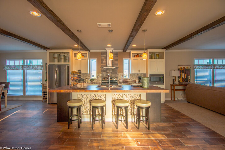 Sonora II 32763B | 3 Bedroom, 2 Bathroom, 2356 sqft home | Built by Cavco - Austin in Austin, TX.