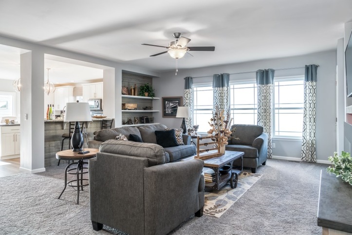 Manorwood Classic 42643AM | 3 bedroom, 2 bathroom, 2624 sqft home. Built by Cavco - Manorwood in Emlenton, PA.