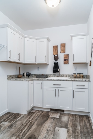Manorwood Classic 42643AM | 3 bedroom, 2 bathroom, 2624 sqft home. Built by Cavco - Manorwood in Emlenton, PA.