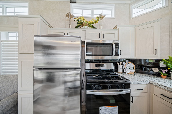 Country Manor 100176S Park Model | 1 bedroom, 1 bathroom, 370 sqft home. Built by Cavco - Nappanee in Nappanee, IN.