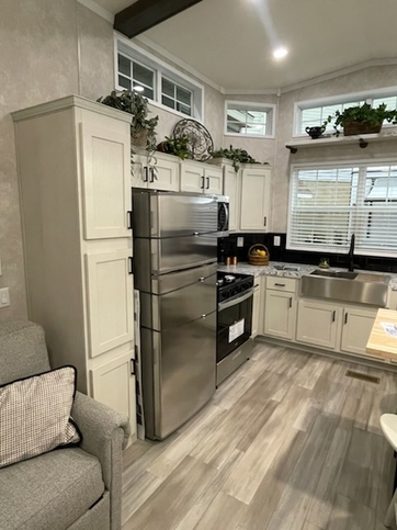 Country Manor 100176S Park Model | 1 bedroom, 1 bathroom, 370 sqft home. Built by Cavco - Nappanee in Nappanee, IN.