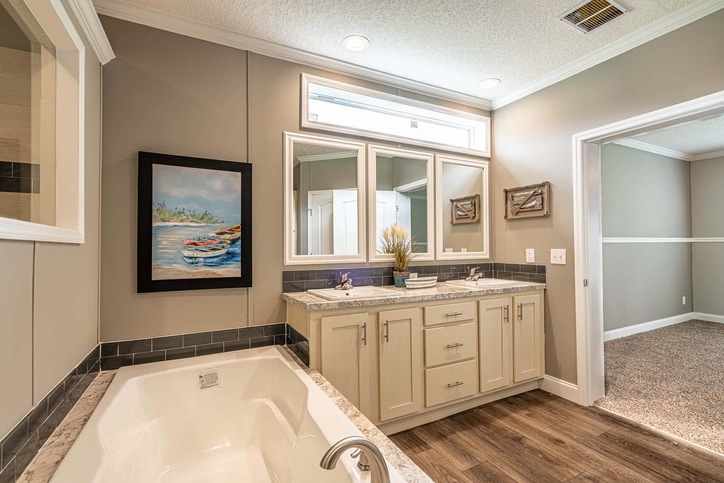 Thomas 32663B | 3 bedroom, 2 bathroom, 1958 sqft home | Built by Cavco - Moultrie in Moultrie, GA.