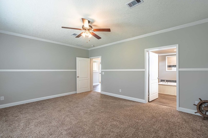 Thomas 32663B | 3 bedroom, 2 bathroom, 1958 sqft home | Built by Cavco - Moultrie in Moultrie, GA.