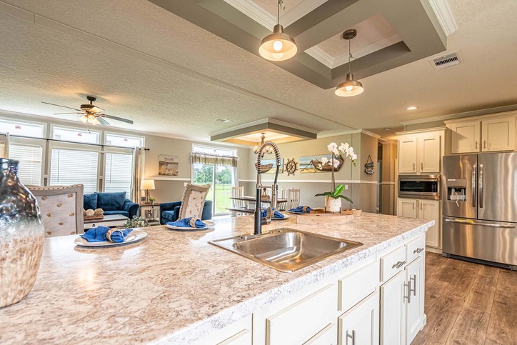 Thomas 32663B | 3 bedroom, 2 bathroom, 1958 sqft home | Built by Cavco - Moultrie in Moultrie, GA.