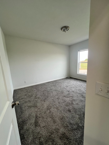 Brookwood 32723A Nevada IA
Bed 3