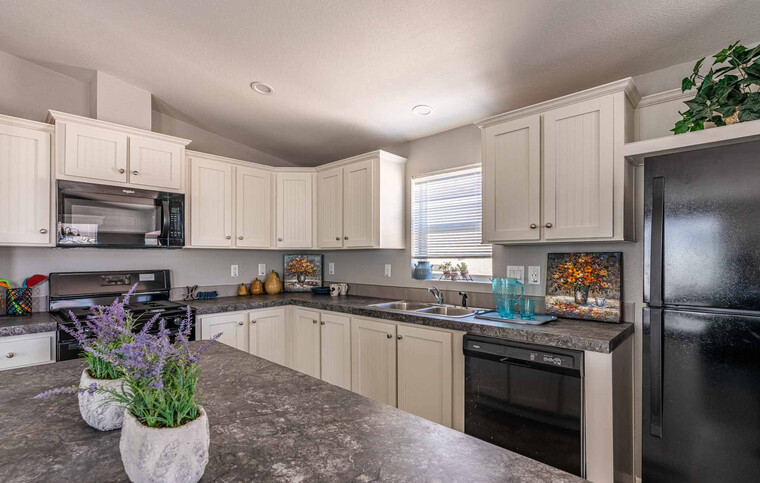 Canyon Lake 24563L | 3 bedroom, 2 bathroom, 1307 sqft home | Built by Cavco - Riverside in Riverside, CA.