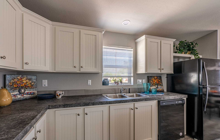 Canyon Lake 24563L | 3 bedroom, 2 bathroom, 1307 sqft home | Built by Cavco - Riverside in Riverside, CA.