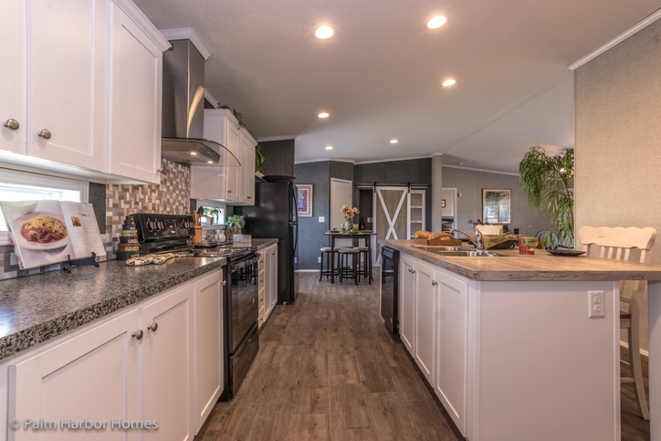 Kensington 30603K | 3 bedroom, 2 bathroom, 1800 sqft home | Built by Cavco - Fort Worth in Fort Worth, TX.