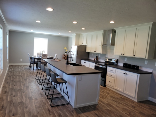 Heritage Pointe 32603D | 3 bedroom, 2 bathroom, 1800 sqft home | Built by Cavco - Rocky Mount in Rocky Mount, VA.