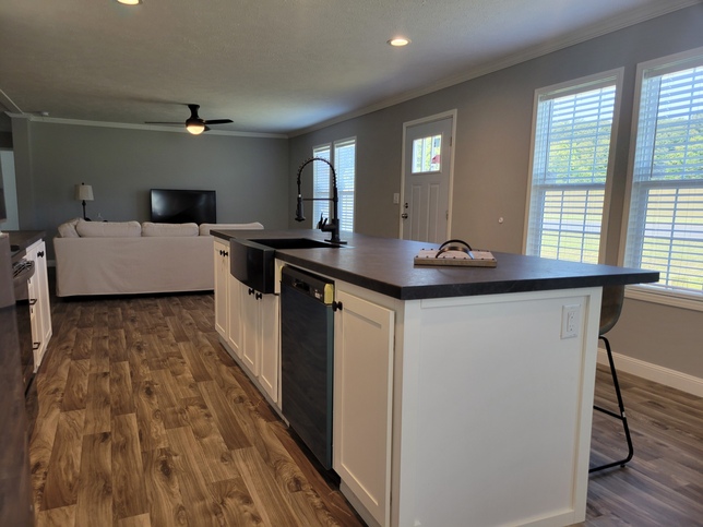 Heritage Pointe 32603D | 3 bedroom, 2 bathroom, 1800 sqft home | Built by Cavco - Rocky Mount in Rocky Mount, VA.