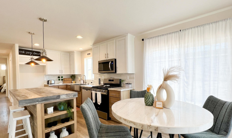Thompson 24483M | 3 bedroom, 2 bathroom, 1119 sqft home | Built by Cavco - Nampa in Nampa, ID.