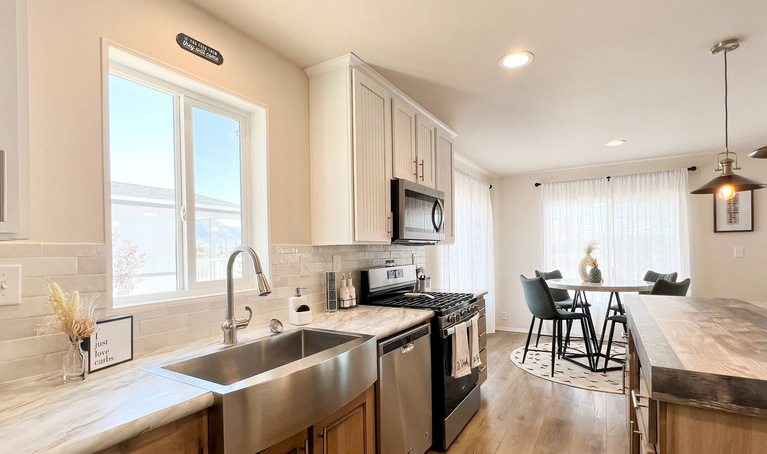Thompson 24483M | 3 bedroom, 2 bathroom, 1119 sqft home | Built by Cavco - Nampa in Nampa, ID.