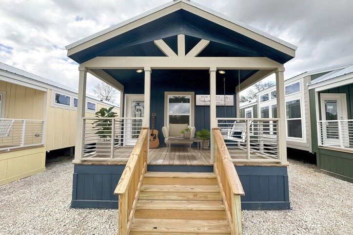 Robin D60EP8 MMH Manufactured Home Splendora TX