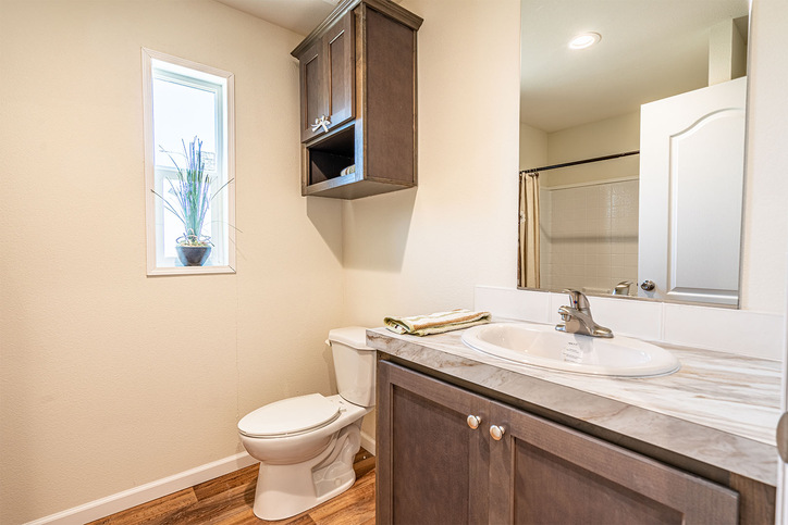 Sandpointe 14522A | 2 bedroom, 1 bathroom, 710 sqft home | Built by Cavco - Woodburn in Woodburn, OR.