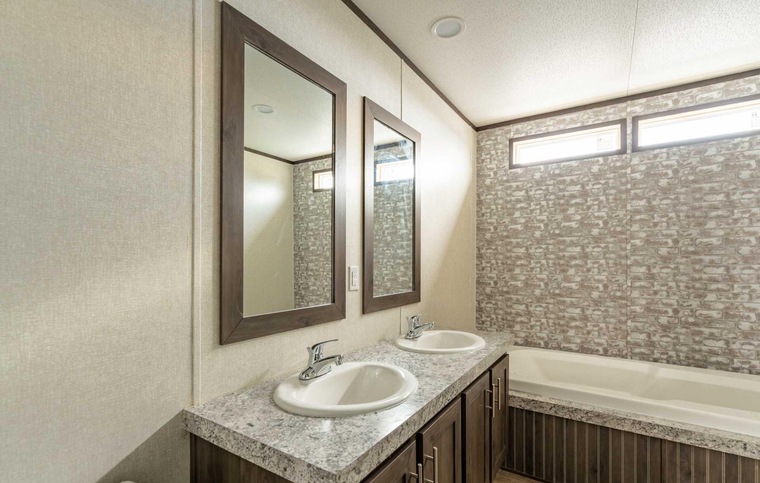 Weston 16763A - a 3 bedroom, 2 bath home by Fleetwood Homes.