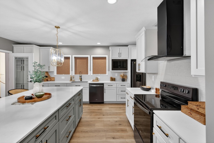 Luxus 46684A | 4 bedroom, 2 bathroom, approx. 3000 sqft home | Built by Cavco - Goshen in Goshen, IN.