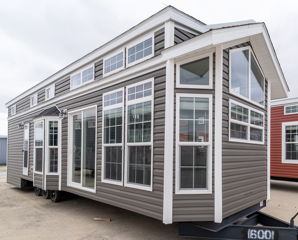 Dune 11361G | 1 bedroom, 1 bathroom, 399 sqft home. Built by Cavco - Nappanee in Nappanee, IN.