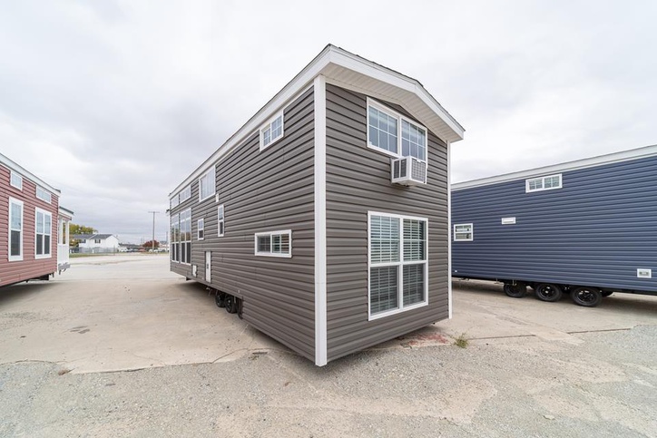 Dune 11361G | 1 bedroom, 1 bathroom, 399 sqft home. Built by Cavco - Nappanee in Nappanee, IN.