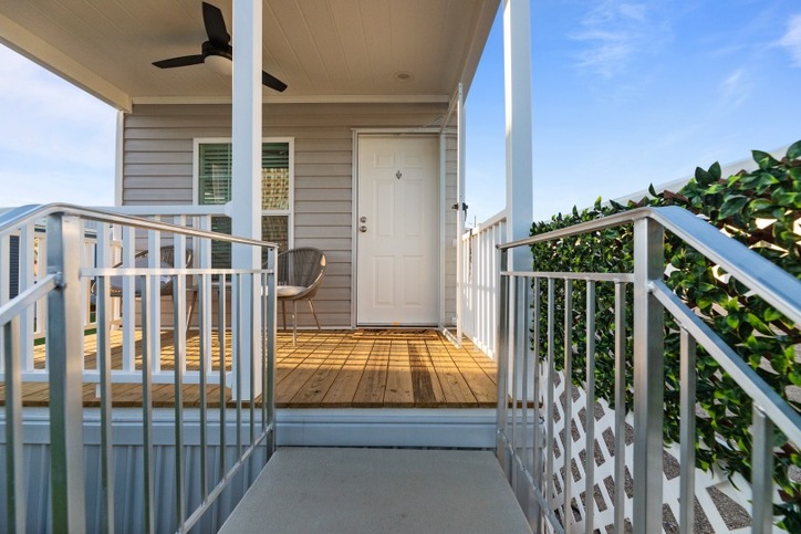 The Rose 12401U | 1 bedroom, 1 bathroom, 480 sqft home | Built by Cavco - Douglas in Douglas, GA.