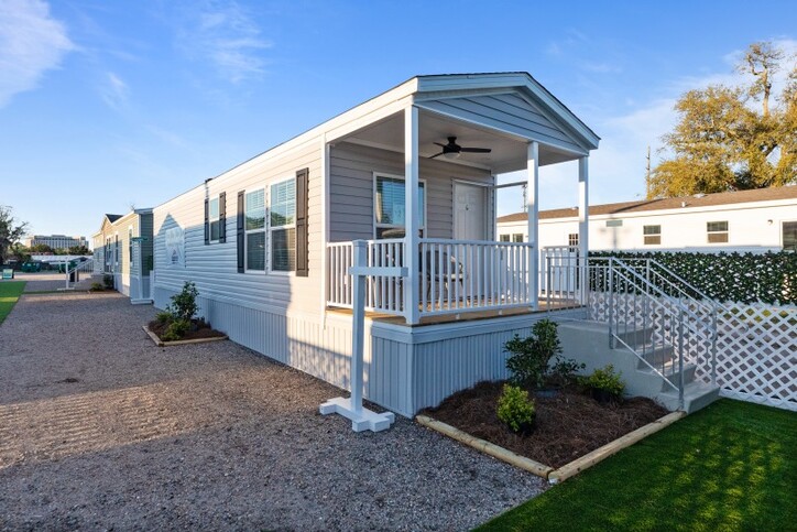 The Rose 12401U | 1 bedroom, 1 bathroom, 480 sqft home | Built by Cavco - Douglas in Douglas, GA.
