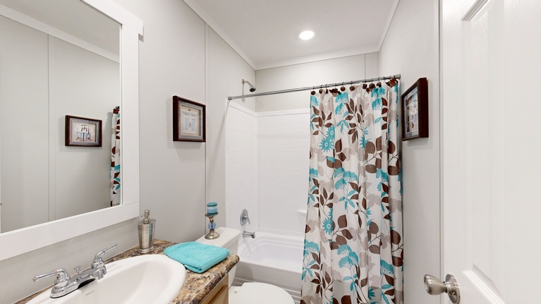 Santa Fe 269 Acorn Series Manufactured Home Houston TX
Bathroom