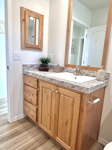 Macksburg 24342E Woodburn OR