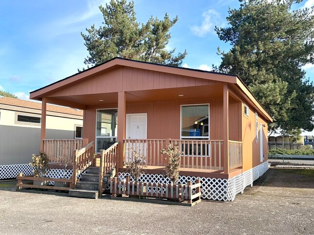 Macksburg 24342E Woodburn OR