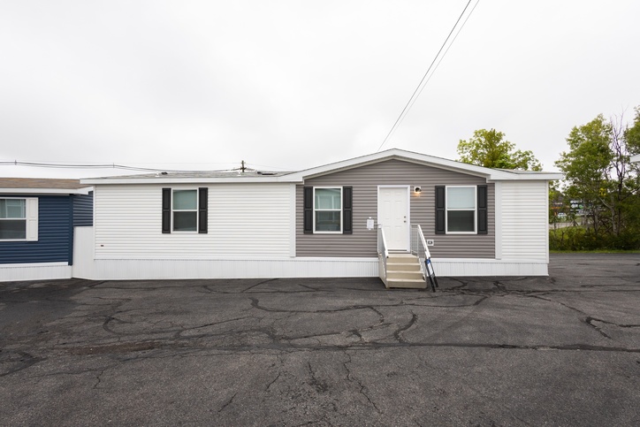ZR1 28483C | 3 bedroom, 2 bathroom, 1280 sqft home. Built by Cavco - Clarion in Shippenville, PA.