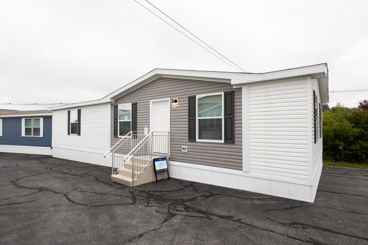 ZR1 28483C | 3 bedroom, 2 bathroom, 1280 sqft home. Built by Cavco - Clarion in Shippenville, PA.