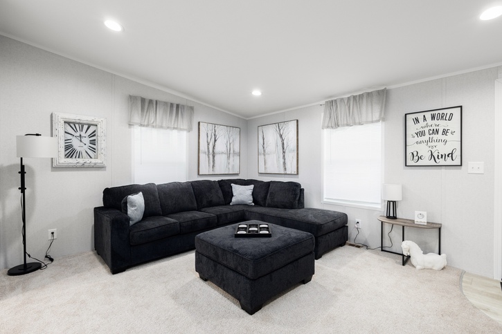 ZR1 28483C | 3 bedroom, 2 bathroom, 1280 sqft home. Built by Cavco - Clarion in Shippenville, PA.