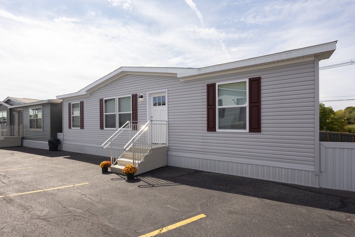 Roadrunner 28403A | 3 bedroom, 2 bathroom, 1067 sqft home. Built by Cavco - Clarion in Shippenville, PA.
