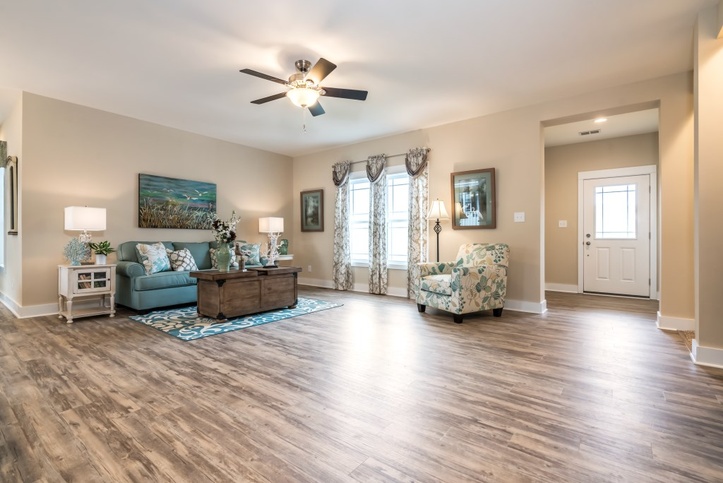 Oakmont 42623A | 3 bedroom, 2 bathroom, 1798 sqft home | Built by Cavco - Crouse in Crouse, NC.