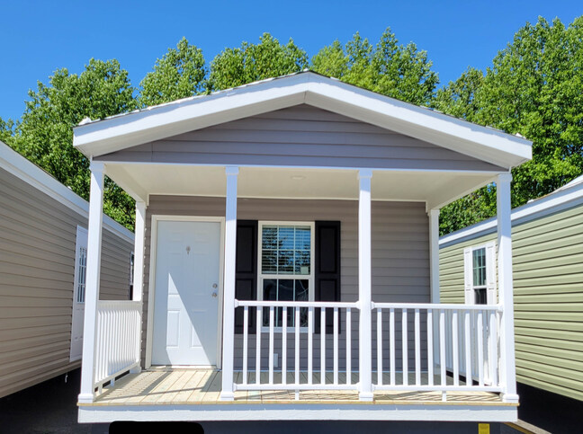 Berkshire 14562P | 2 bedroom, 1 bathroom, 656 sqt home | Built by Cavco - Rocky Mount in Rocky Mount, VA.