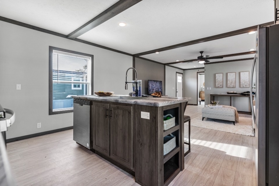 Pioneer 16763K Manufactured Home from Fleetwood Homes, Bowling Green