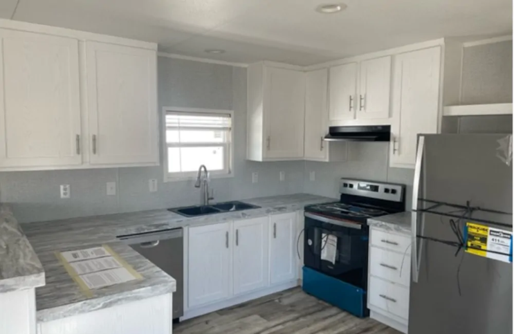 The Landmark 16763W - 3 Bed / 2 Bath - 1,085 Sq. Ft. Pearland TX