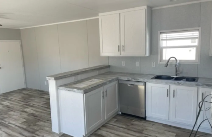 The Landmark 16763W - 3 Bed / 2 Bath - 1,085 Sq. Ft. Pearland TX