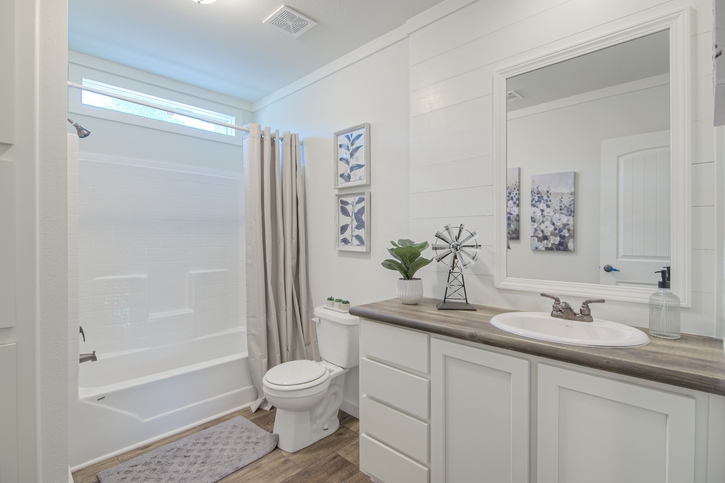 Pearl 6380 Gold Medal Series Secondary Bathroom Manufactured Home Huntsville TX