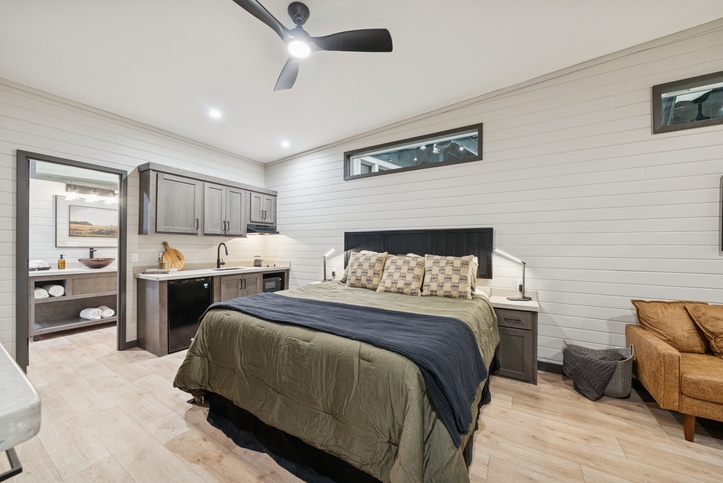 Cottonwood 14361H | 1 bedroom, 1 bathroom, 399 sqft home | Built by Cavco - Ocala in Ocala, FL.