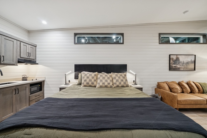 Cottonwood 14361H | 1 bedroom, 1 bathroom, 399 sqft home | Built by Cavco - Ocala in Ocala, FL.