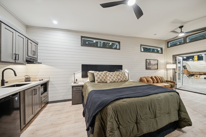 Cottonwood 14361H | 1 bedroom, 1 bathroom, 399 sqft home | Built by Cavco - Ocala in Ocala, FL.